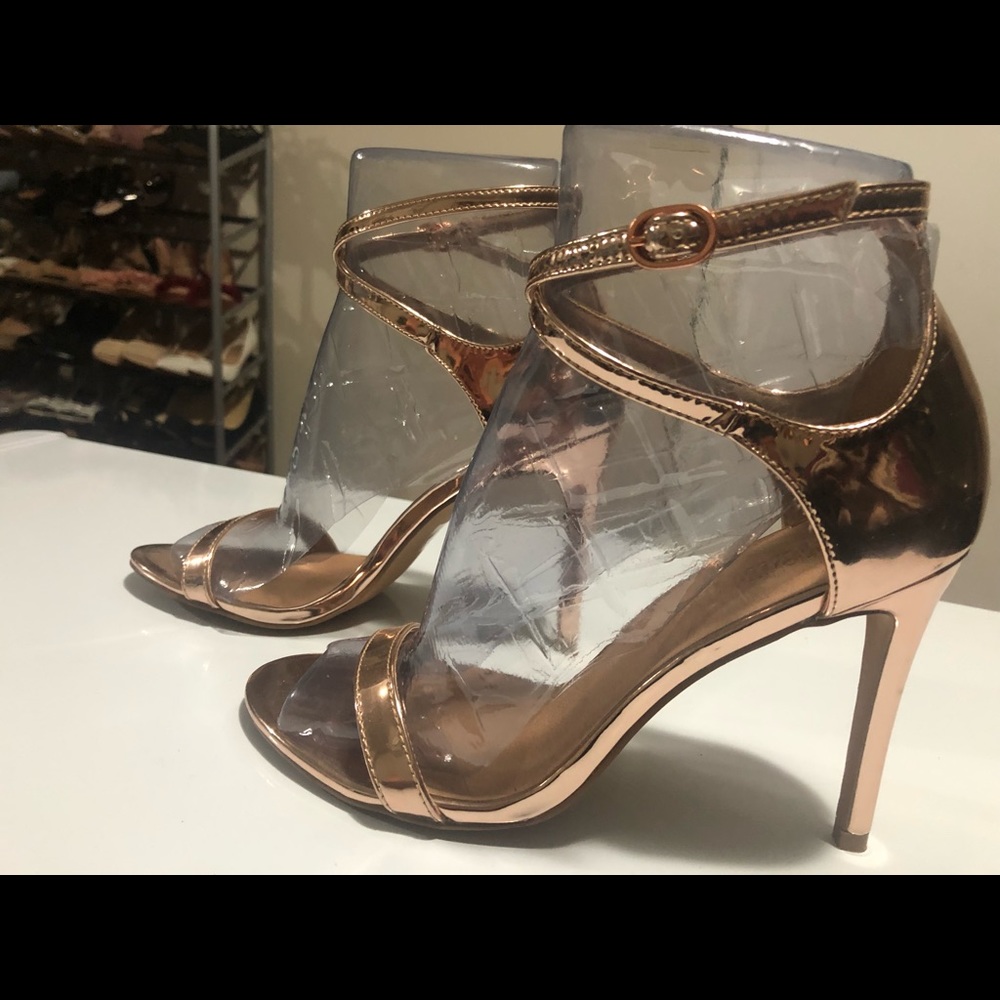Beautiful Rose Gold Women Sandals Size 9
